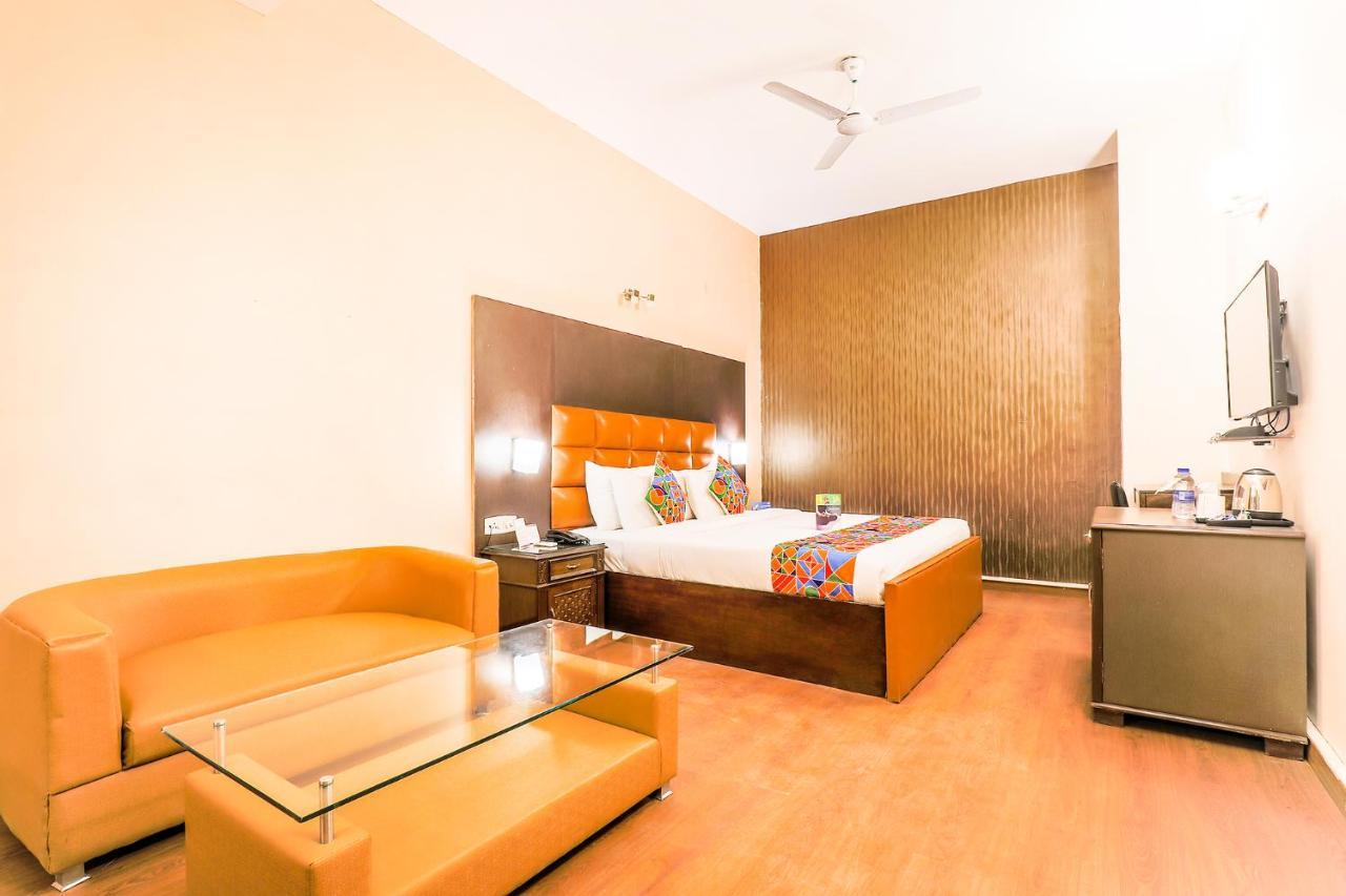 Fabhotel Conclave Boutique 뉴델리 외부 사진